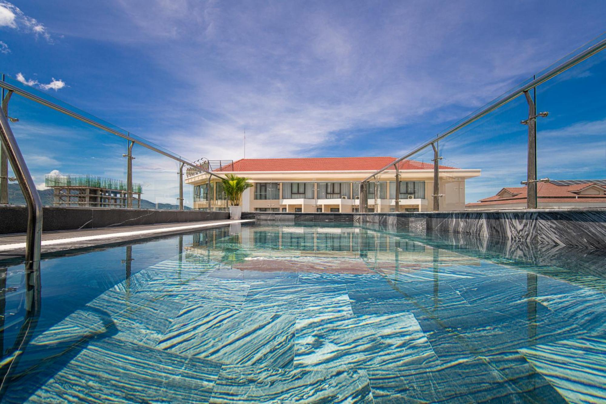 Sea Wind Hotel By Thg Da Nang Exterior foto
